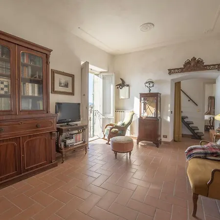 Apartamento Casa Con Terrazza E Giardino Panoramici *